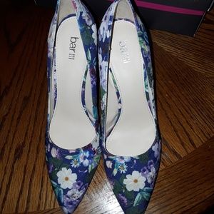 Bar lll high heels